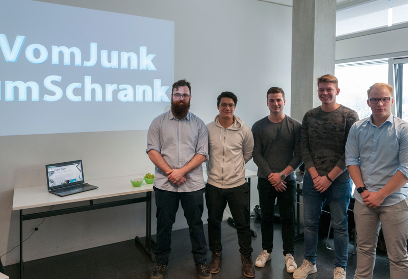 Projektgruppe "Vom Junk zum Schrank"