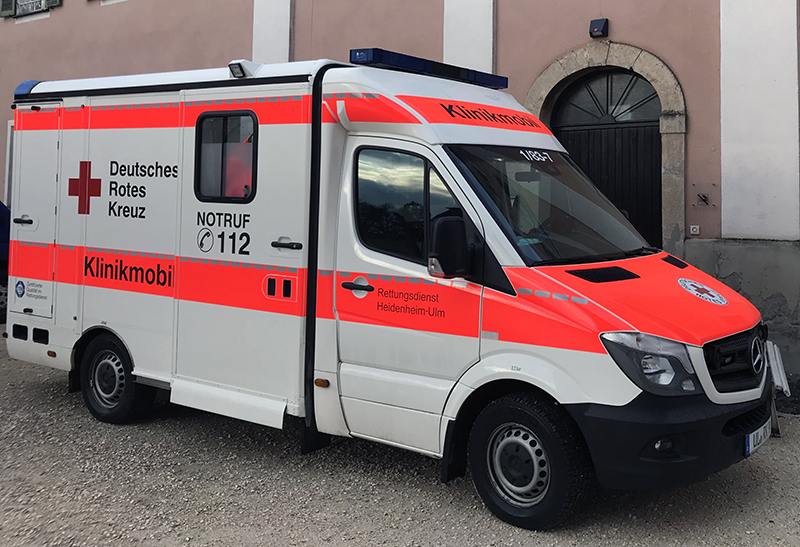 Rettungswagen am Vorlesungsstandort Ulm-Wiblingen