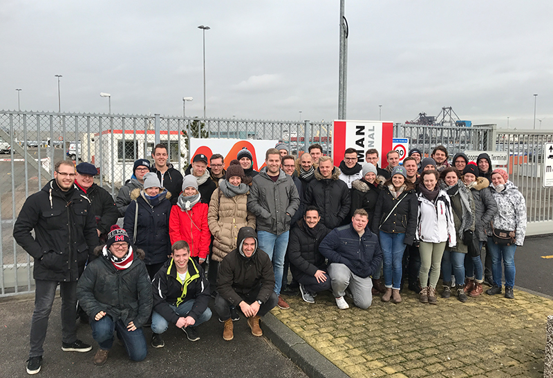 Logistik-Studierende im Amsterdam