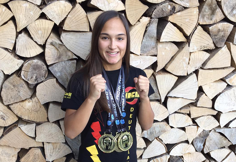 Kickbox-Weltmeisterin  Leandra Sommer mit drei Medaillen