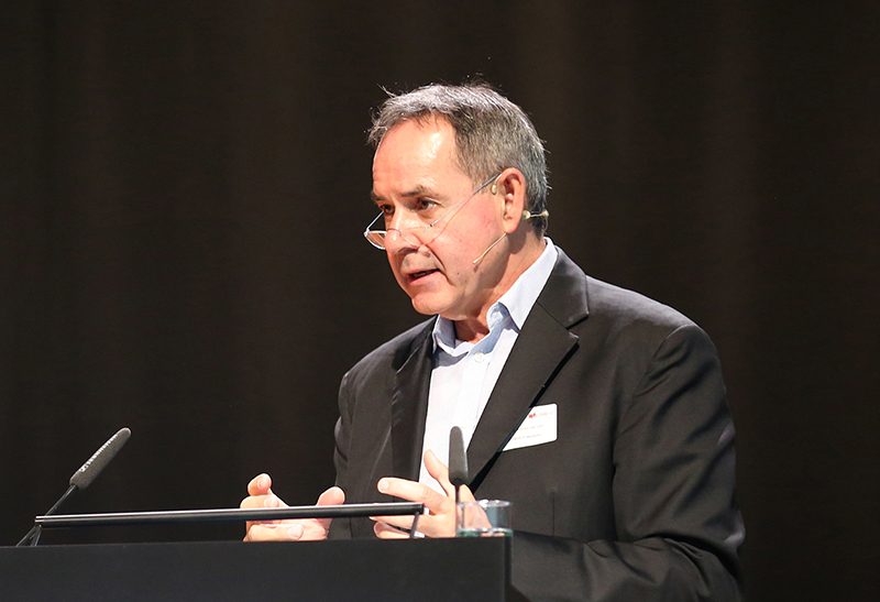 DHBW-Präsident Prof. Arnold van Zyl bei einer Rede während dem Fachtag