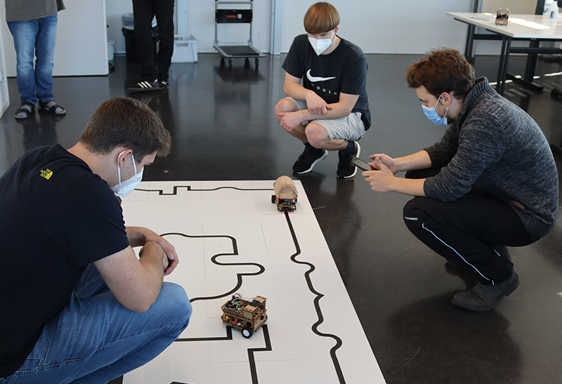 Der schnellste Roboter gewinnt Der schnellste Roboter gewinnt
