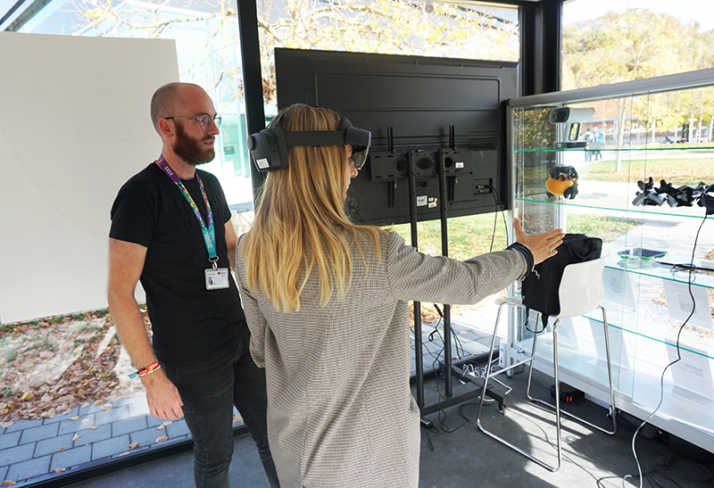 Studierende erforschen Augmented und Virtual Reality