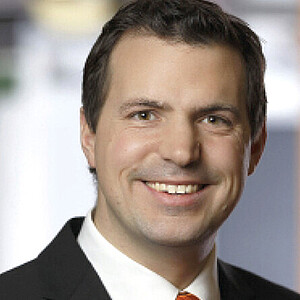 Absolvent Wolfgang Meisen Wolfgang Meisen ist heute Head of Corporate Communications bei der KUKA AG und als Dozent für Medienmarketing tätig. Sein duales Studium absolvierte er bei der Heidenheimer Zeitung.