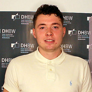 Leon Bamesreiter Leon Bamesreiter, BWL - Bank