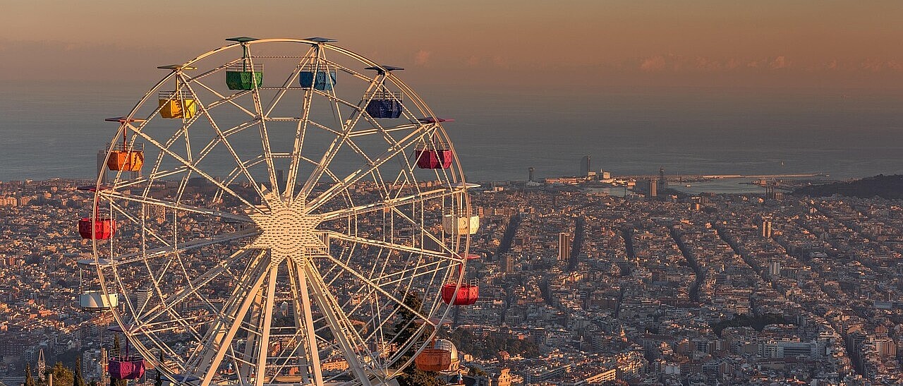 Blick auf Barcelona vom Berg Tibidabo