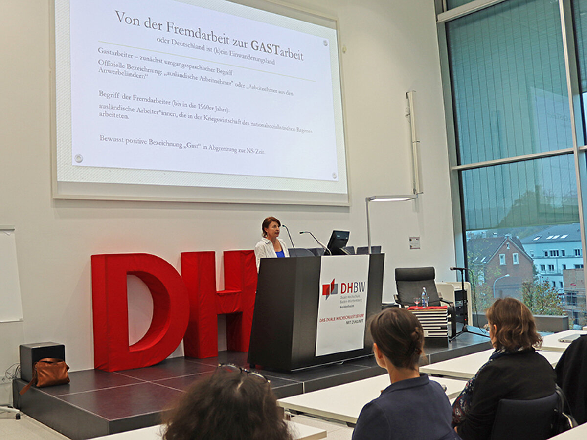 Volle Aula bei den Frauenwirtschaftstagen DHBW Heidenheim