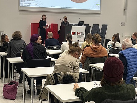 Seminar: Wer zu nah kommt geht zu weit