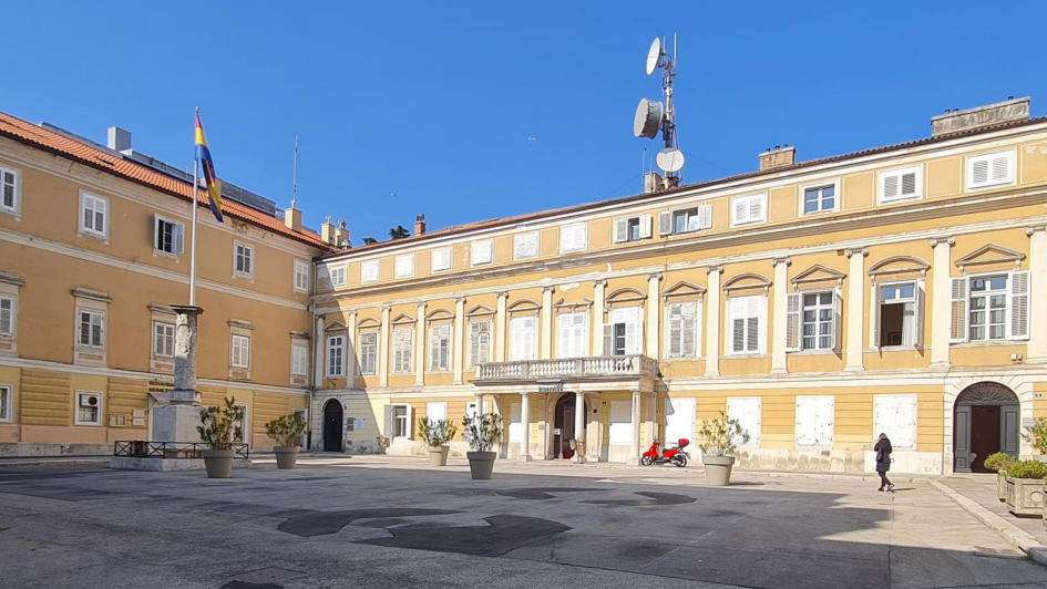 Unigebäude der PAR University in Rijeka, Kroatien