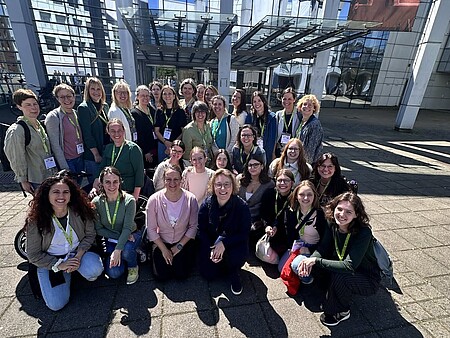 Gruppenfoto vor dem 18. Hebammenkongress