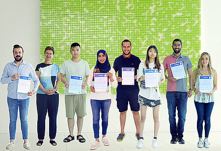 12 Teilnehmende schlossen Bridge Year erfolgreich ab