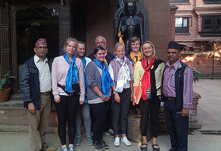 Exkursion nach Nepal Studierende auf einer Exkursion in Nepal