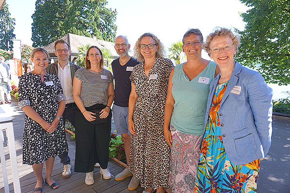 Alumni-Treffen auf der Insel Mainau Gruppenfoto mit Alumnae