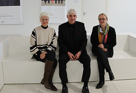 International Business - Einblicke in nachhaltige Unternehmensführung v. l.: Prof. Dr. Simone Maier, Gastdozent Peter Frieß und Dr. Stefanie Sachsenmaier