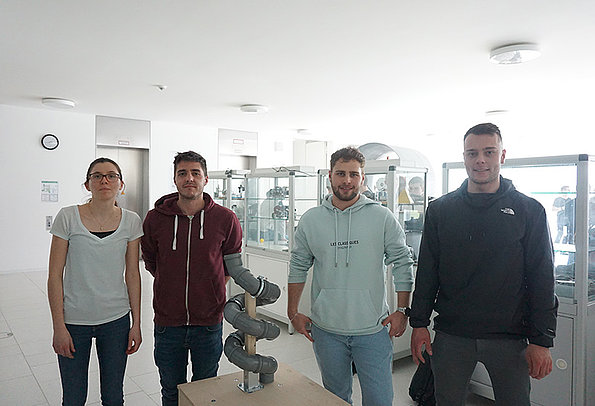 Maschinenbau-Studierende bauen Ballsortier- und Wurfmaschinen: Gruppe 1