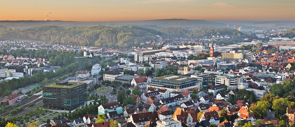 Die DHBW Heidenheim liegt sehr zentral in Heidenheim. Heidenheim ist Stadt im Grünen und mit kurzen Wegen.