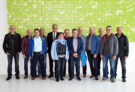 Wiedersehen nach 30 Jahren Maschinenbau-Alumni nach 30 Jahren wieder zu Besuch an der DHBW Heidenheim
